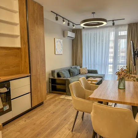 1br With A Free Designated Parking Space