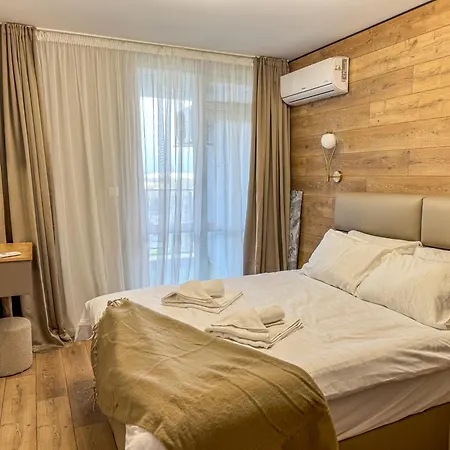 1br With A Free Designated Parking Space