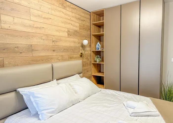 アパート 1br With A Free Designated Parking Space