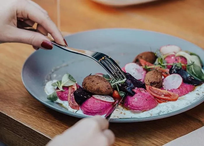 アパート 1br With A Free Designated Parking Space