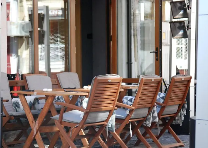 アパート 1br With A Free Designated Parking Space