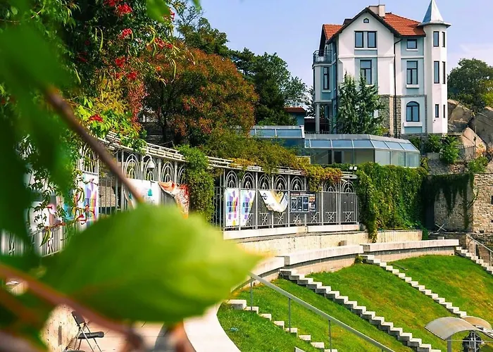 1br With A Free Designated Parking Space